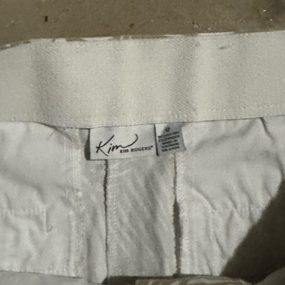 Kim Rogers Bermuda shorts floral. Hawaiian beachy palm leaves khaki Size 12 - Picture 3 of 4